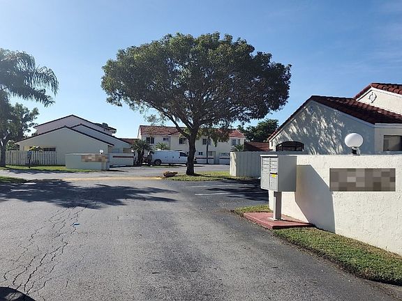 5th image of 2911 San Remo Cir