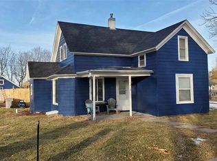 518 D St, Shelton, NE 68876