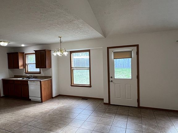 4th image of 1908 N Gregory Dr
