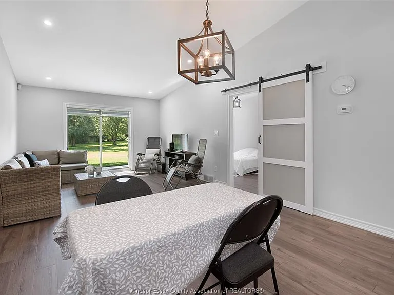 19 Malibu Dr — Photo 14