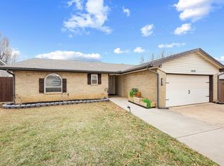 1000 Cherrywood Ln, Yukon, OK 73099