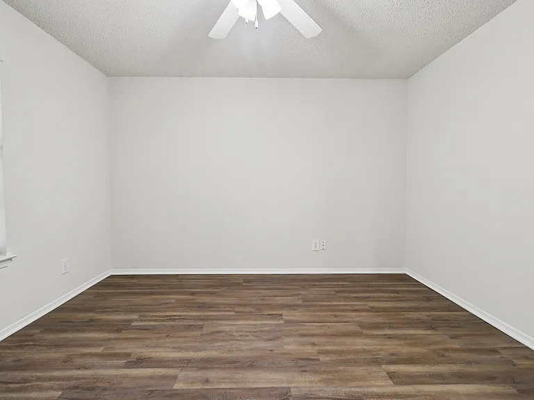 A4 Bedroom from door