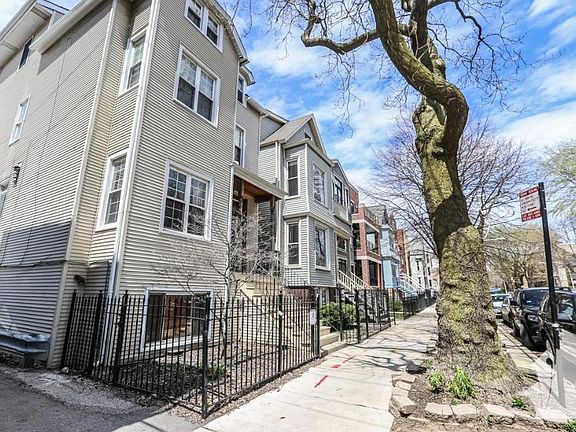 2nd image of 3212 N Kenmore Ave #1JC