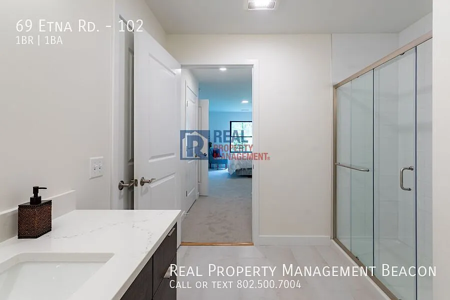 Luxury One Bedroom One Bathroom Treetop Condominium for Rent Hanover/Lebanon, NH — Photo 4