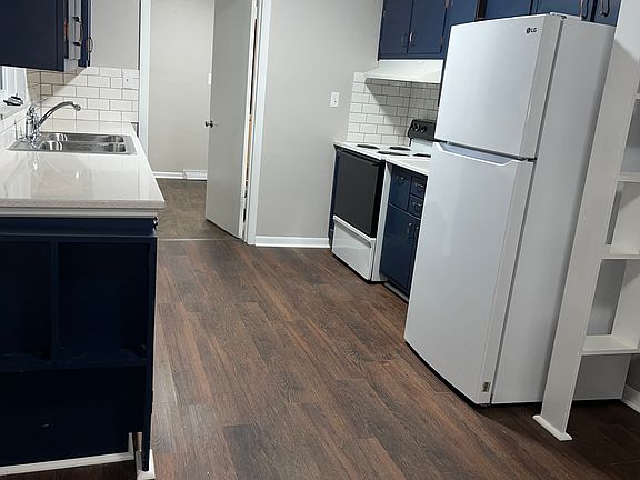 4th image of 138 E 6th St #138/140
