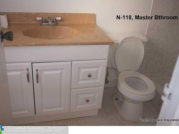 5th image of 2830 Somerset Dr APT 118