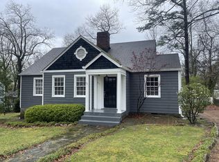 911 Cherokee Ln, Signal Mountain, TN 37377