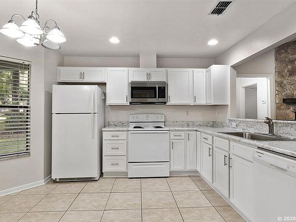4th image of 5615 NW 38th Pl