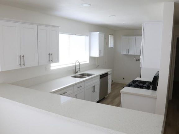 2nd image of 2529 Cedar Ave #A
