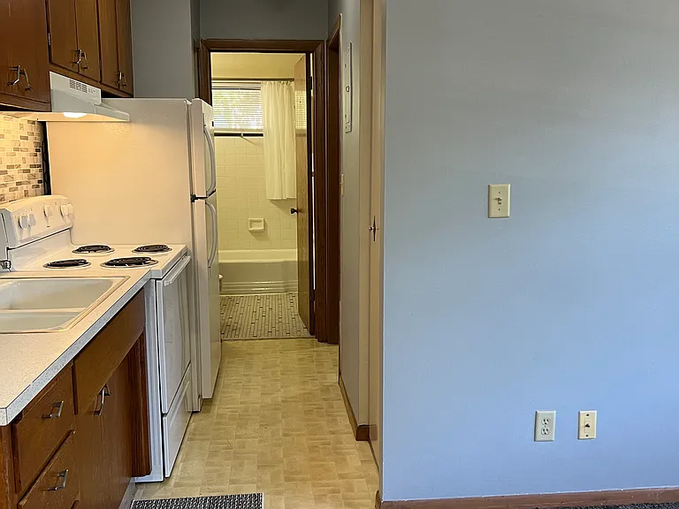 958 Manvel St #7 — Photo 7