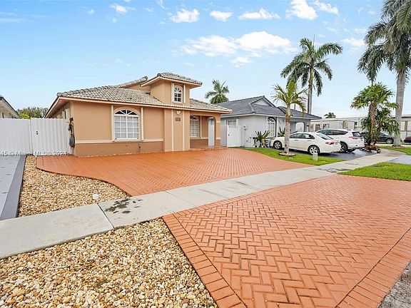 3rd image of 9767 NW 128th Ln