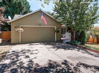 156 NW Cherry St, Dundee, OR 97115