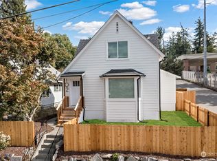 102 Arvon Ave, Bremerton, WA 98312