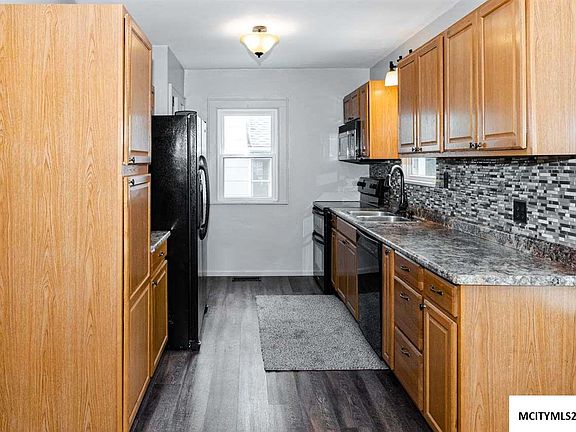 5th image of 413 19th St SE