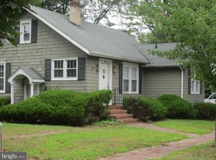 500 7th St, Riverton, NJ 08077