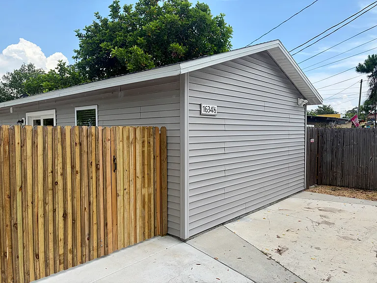 1634 29th Ave N #1/2 — Photo 8