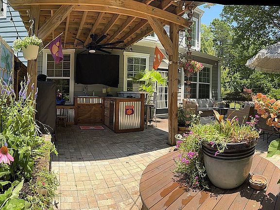 Sink/mini fridge/grill area