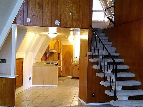 5th image of 6424 Madrona Dr NE