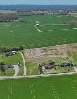 4th image of 561 White Rd