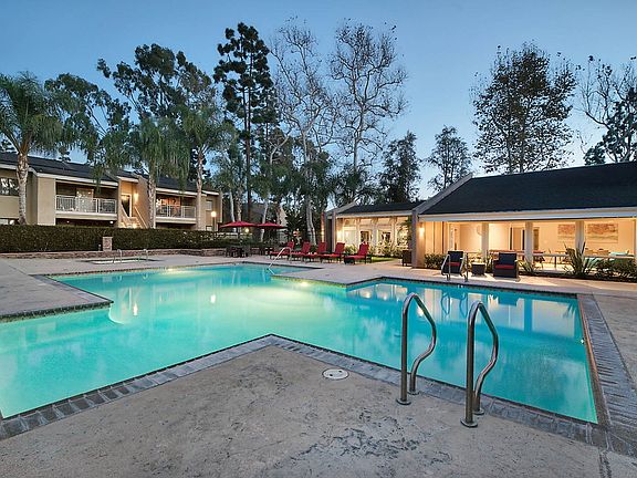 3rd image of 5980 Bixby Village Dr #71004