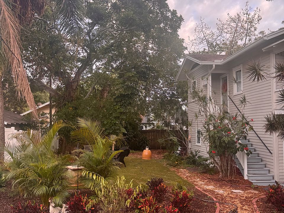 HUGE newly-landscaped backyard, completely fenced in. Peaceful turf area with outdoor furniture and string lights.

Sprayed regularly for mosquitos.