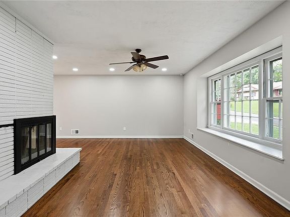 4th image of 8206 Elm Ave
