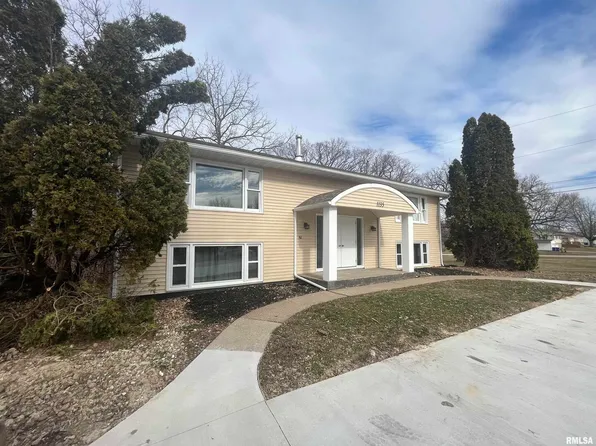 1135 8th Ave, Silvis, IL 61282