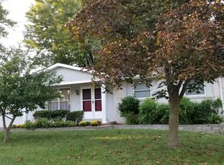 3515 Pickwick Dr, Saint Charles, MO 63303