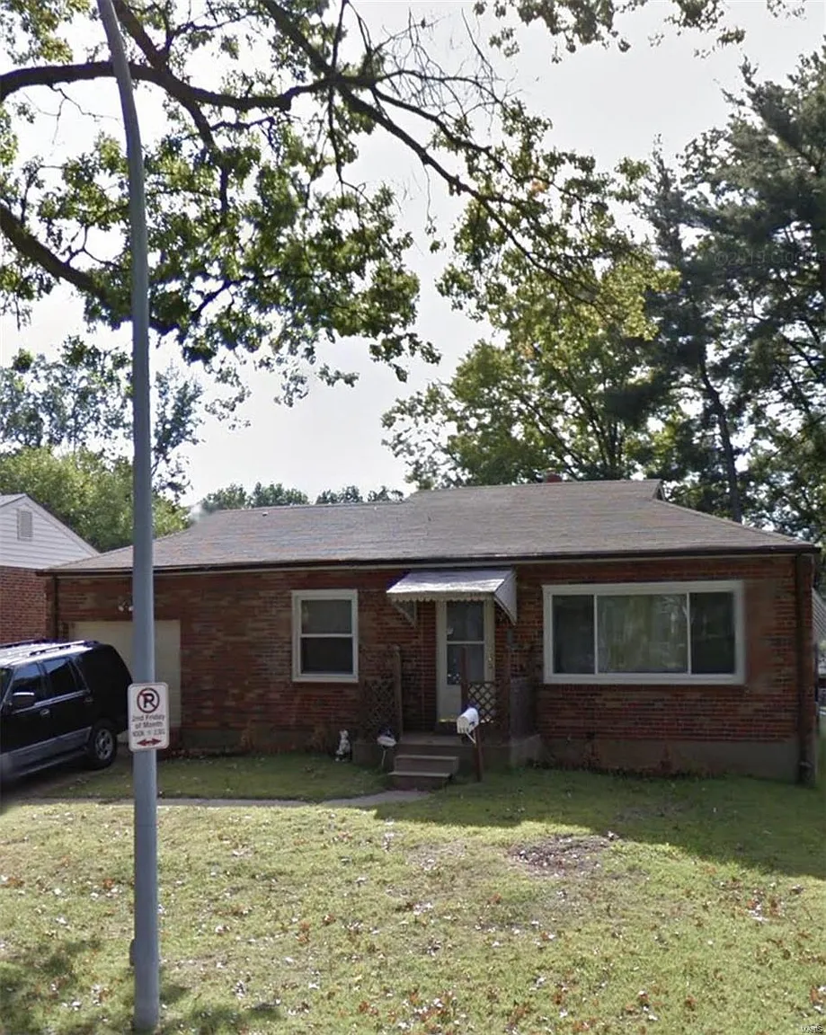 956 Melvin Ave photo 1