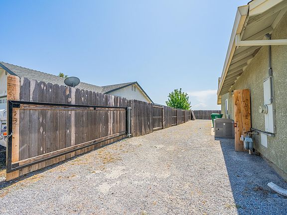 3rd image of 2342 Shenandoah Dr