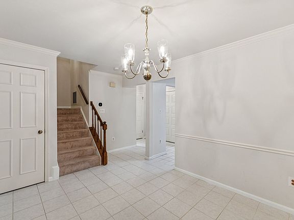 3rd image of 5858 Langton Dr