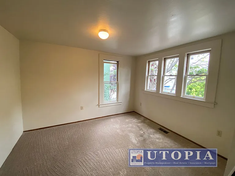304 Main St — Photo 11