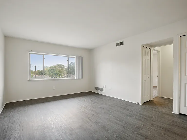 Maple Grove Apartments — Photo 17