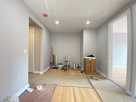 5th image of 2059 29th St APT 2F