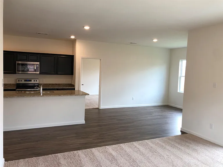 6521 Trident Ct — Photo 8