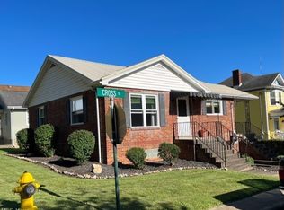 12 Cross St, Bridgeport, OH 43912
