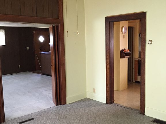 3rd image of 2311 Oak St