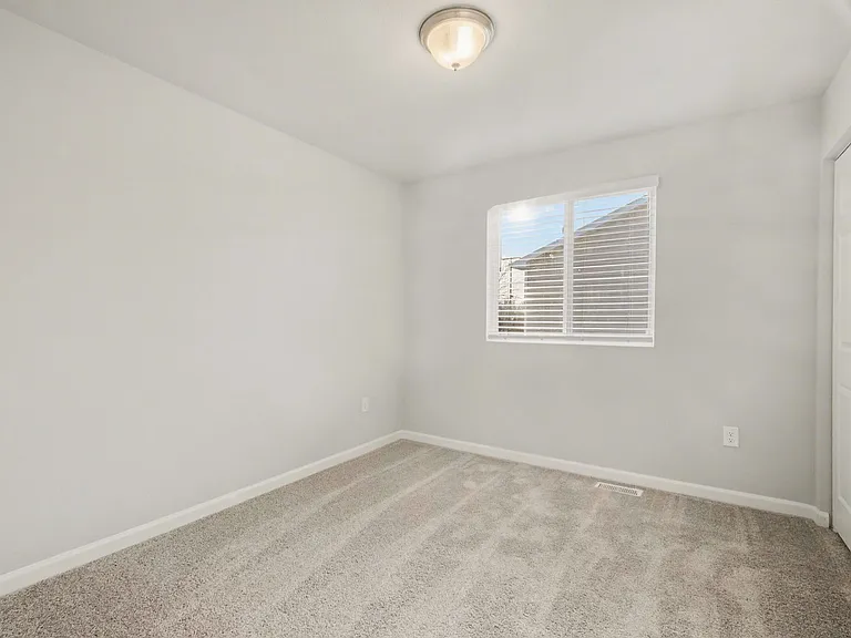 7302 Sessile Cir — Photo 9