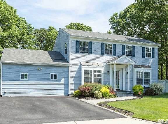 2nd image of 64 Chardonnay Dr