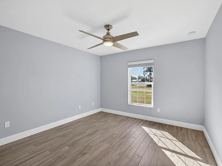 2501 SE Mariposa Ave — Photo 11