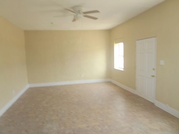 4th image of 4407 Madera Ave