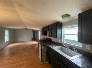 58 W Manor St, Oxford, MI 48371