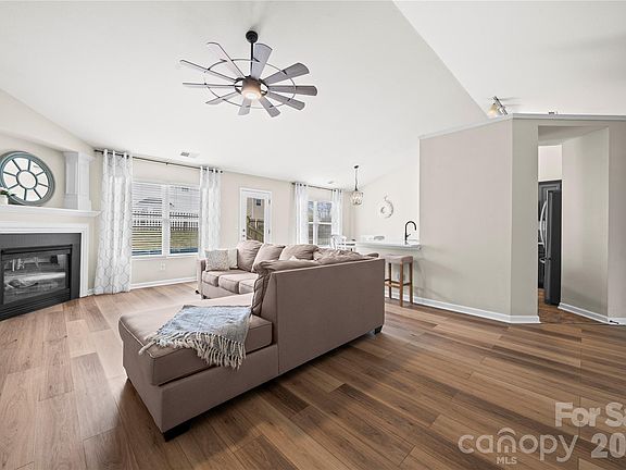 5th image of 118 Nevis Ln