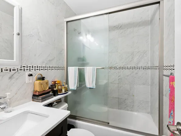 397 5th Avenue image 10 of 11