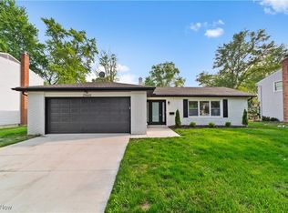 29665 Wellington Dr, North Olmsted, OH 44070