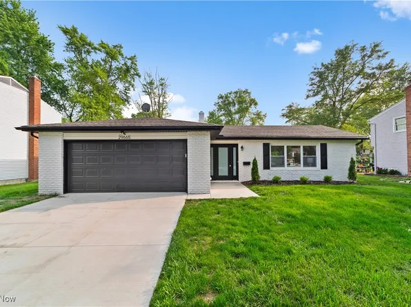 29665 Wellington Dr, North Olmsted, OH 44070