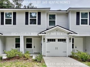 2821 Regulus Dr, Jacksonville, FL 32233