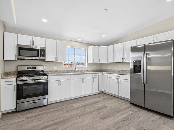 5th image of 2407 Telles Ave