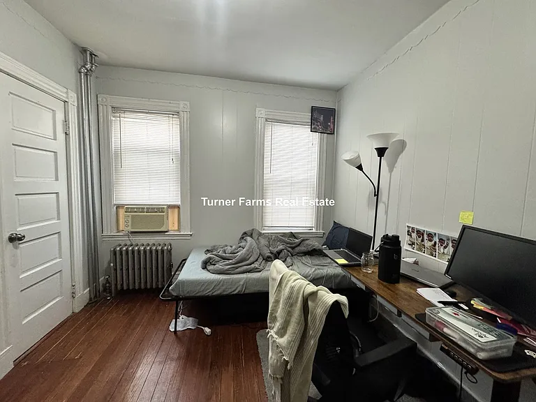 13-15 Cawfield St #1 — Photo 8