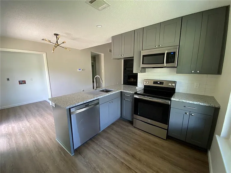 1715 Shadowview Dr #B — Photo 18